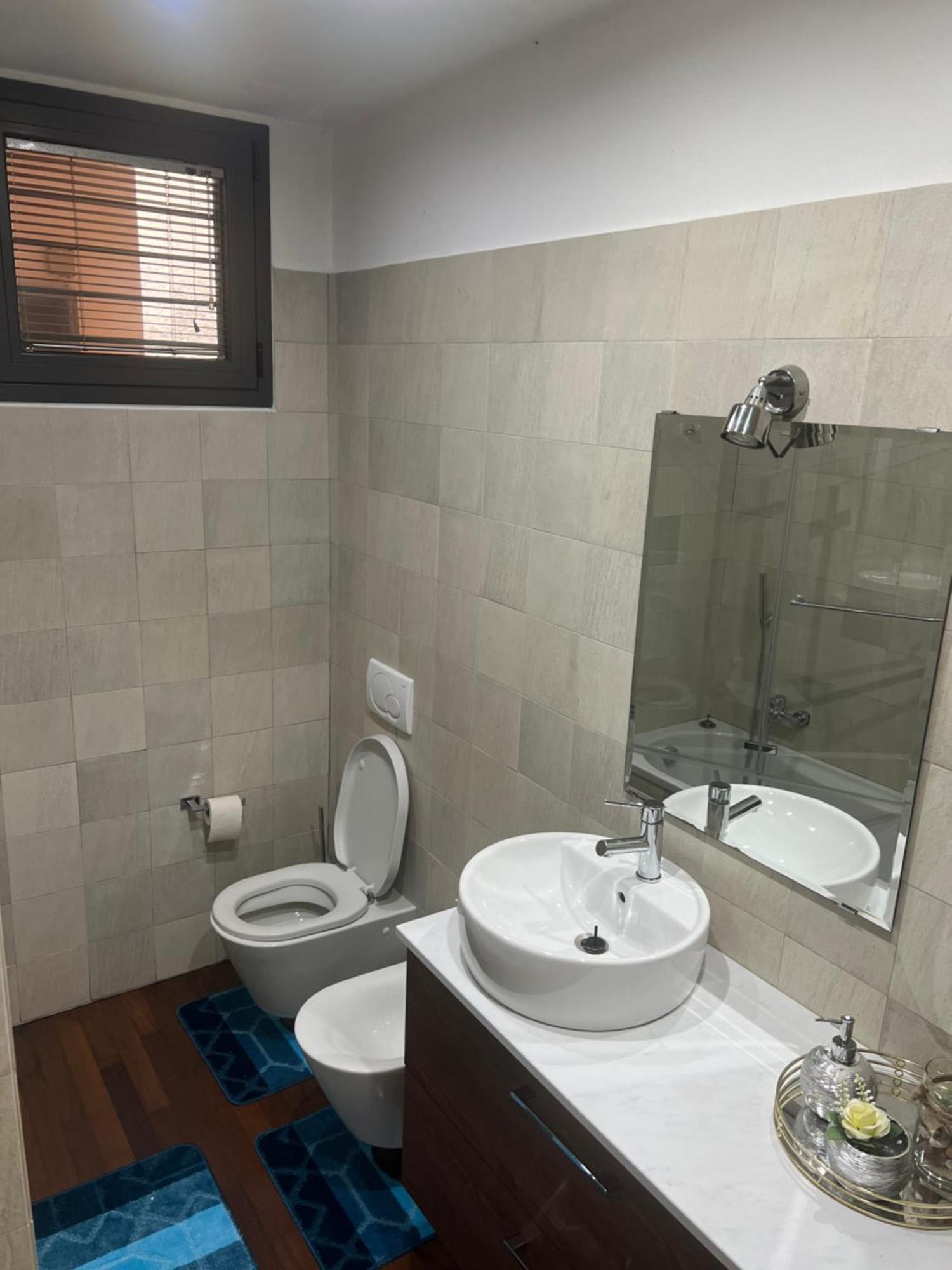 B&B Resilienza - Camera Privata Con Bagno Лекко Экстерьер фото