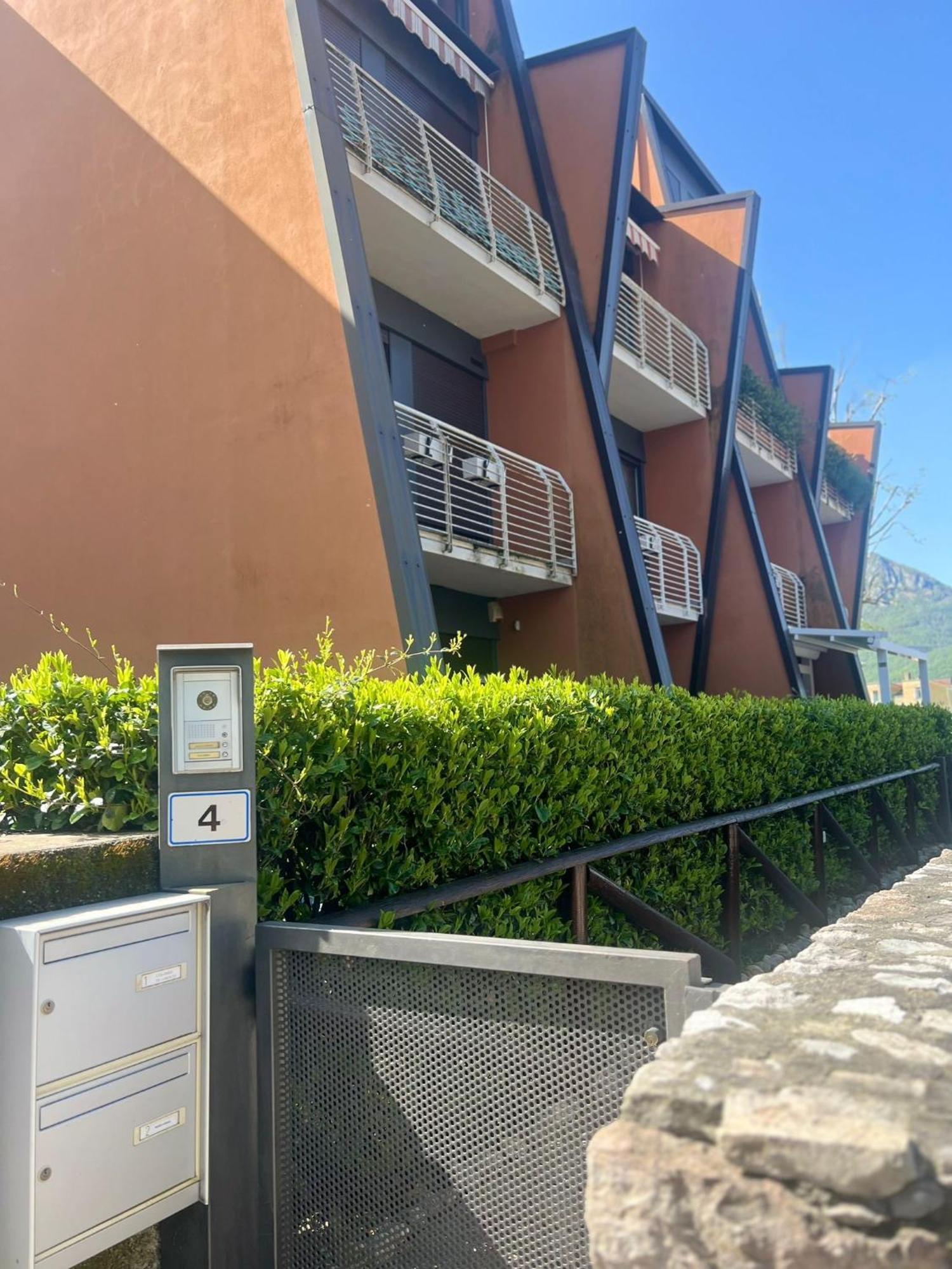 B&B Resilienza - Camera Privata Con Bagno Лекко Экстерьер фото